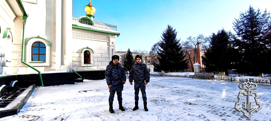 В Амурской области росгвардейцы обеспечили безопасность граждан во время торжественных богослужений