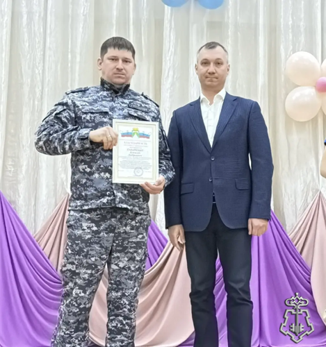  В поселке Новобурейский прошло торжественное собрание, посвященное 10 - летию Росгвардии и 215 - летию войск правопорядка