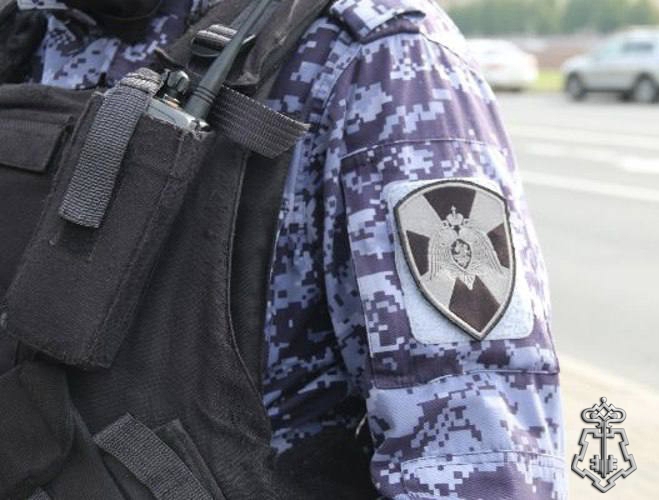 В Свободном сотрудники вневедомственной охраны Росгвардии задержали подозреваемого в совершении преступления