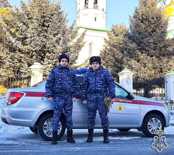 Сотрудники вневедомственной Росгвардии обеспечивали безопасность в Пасхальную ночь 