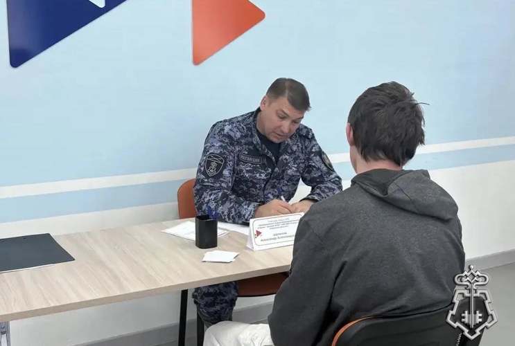 Сотрудники вневедомственной охраны Росгвардии приняли участие в ярмарке вакансий