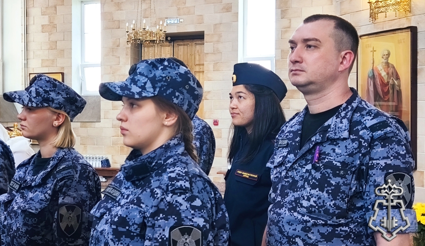 Сотрудники вневедомственной охраны приняли участие в молебнах в честь небесного покровителя Росгвардии