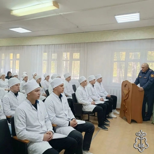 Сила закона в союзе с милосердием. Студенты-медики встретились с руководителем  Зейского филиала вневедомственной охраны 